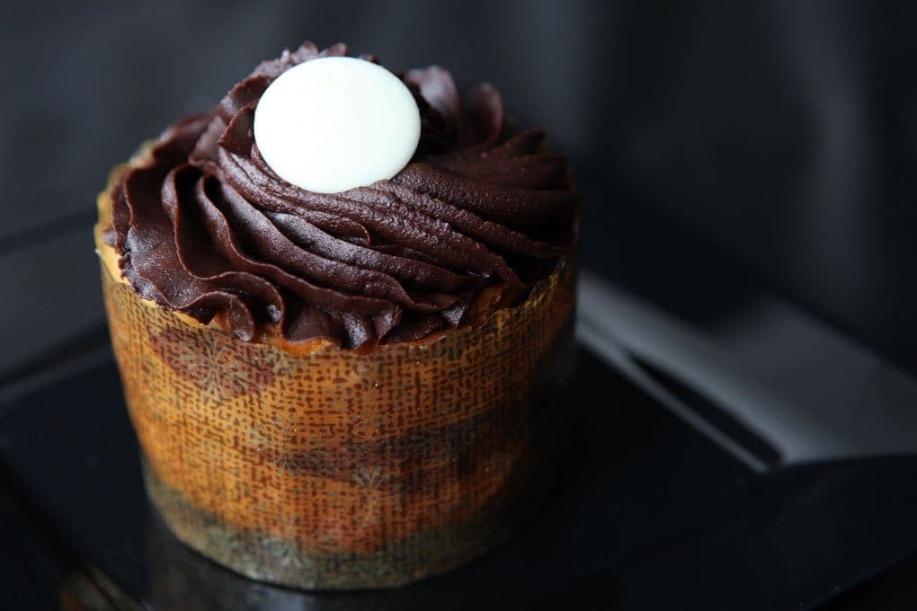 Chocolate Vanilla Swirl cheesecake cups